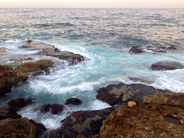 Coucher de soleil coloré sur la mer Méditerranée paysage doux — Photo