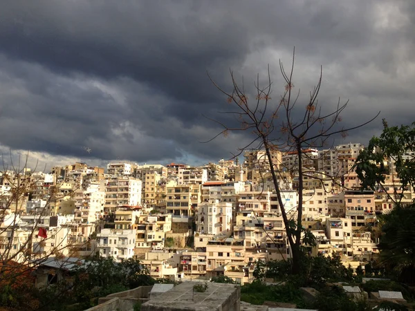 Cidade densamente povoada de Trípoli Líbano . — Fotografia de Stock