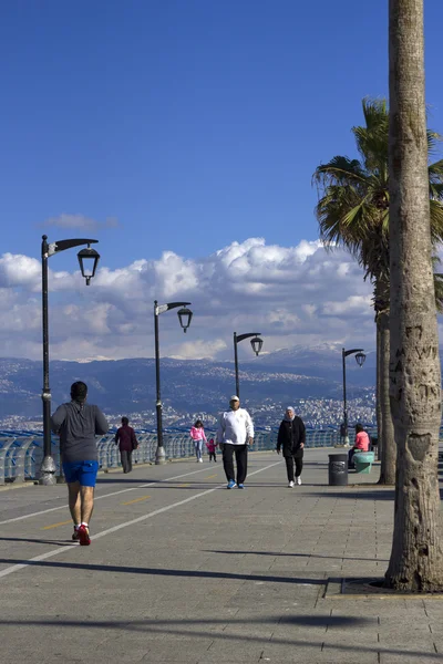 Známém přímořském Corniche, Bejrút, Libanon. — Stock fotografie