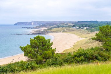 Erquy plajı ve pelerini İngiliz kanalı, Bretagne, Fransa