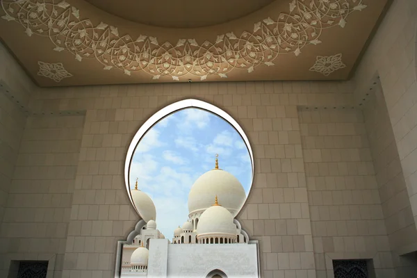 Sheikh Zayed Grand Mosque in Abu Dhabi, UAE — Stock Photo, Image