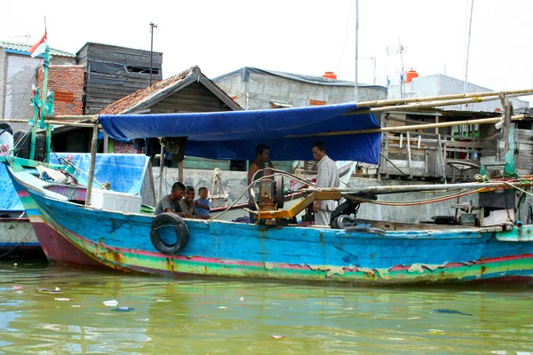 Stedelijke sloppenwijken van Jakarta, Indonesië — Stockfoto