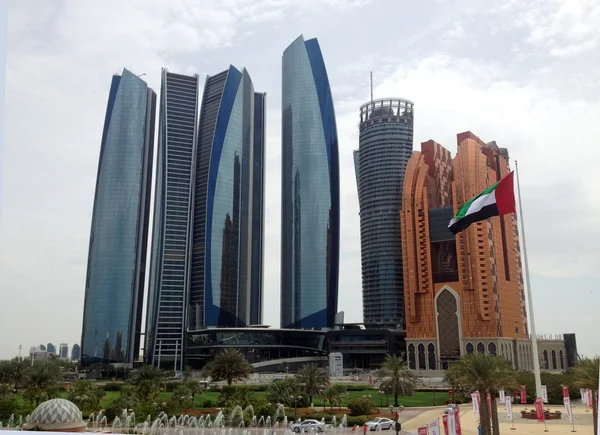 Abu Dabi 'deki gökdelenler, Birleşik Arap Emirlikleri