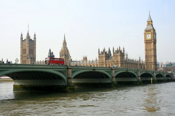 Vista de Londres sobre Big Ben y Casas del Parlamento — Foto de Stock