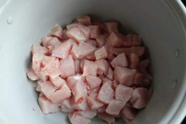 Kızartma için dilimlenmiş hindi eti