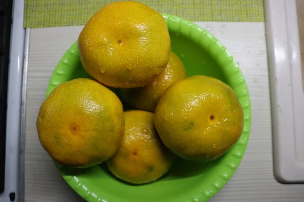 Mandarinky Zelené Míse — Stock fotografie