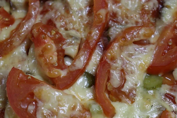 Pizza Assada Com Queijo Tomate — Fotografia de Stock