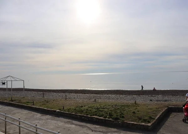 Widok Morze Plaży Słoneczny Dzień — Zdjęcie stockowe