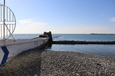 Denizin üzerinde gün batımı