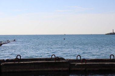 Denizin üzerinde gün batımı