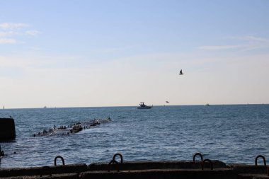 Denizin üzerinde gün batımı