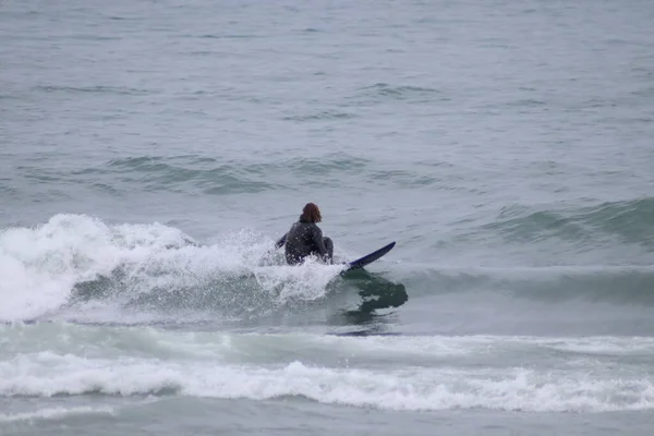 Surfer Plaży — Zdjęcie stockowe