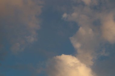 Gökyüzündeki bulutlar