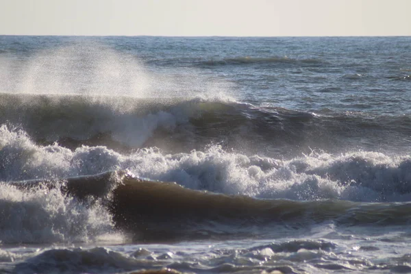 Κύματα Στην Παραλία — Φωτογραφία Αρχείου