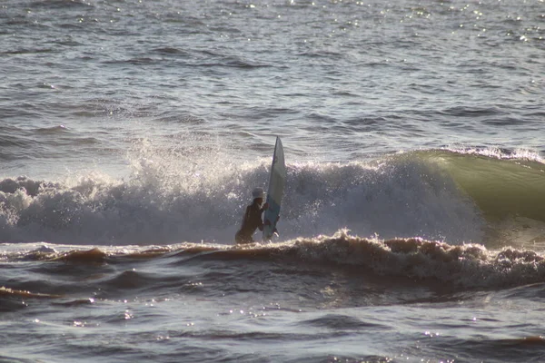 Surfer Plaży — Zdjęcie stockowe