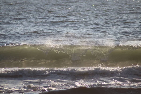 Wellen Strand — Stockfoto