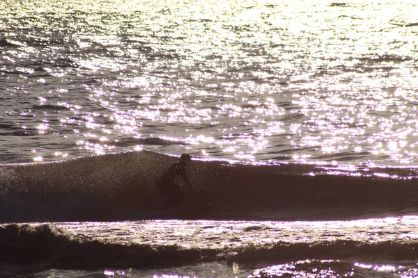 Surfer Plaży — Zdjęcie stockowe