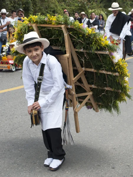 Garçon colombien en spectacle de fleurs Images De Stock Libres De Droits