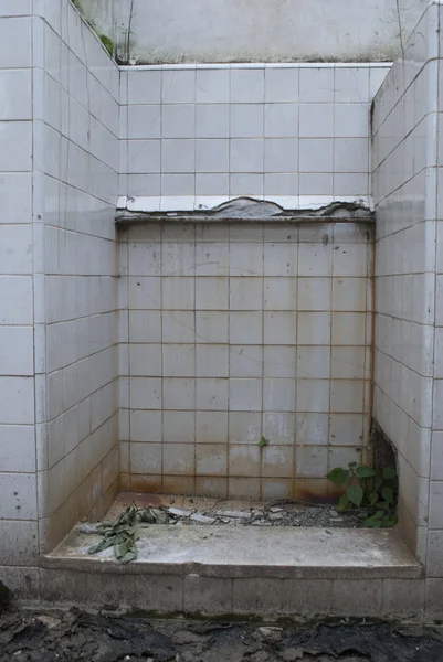 Salles de bains abandonnées — Photo