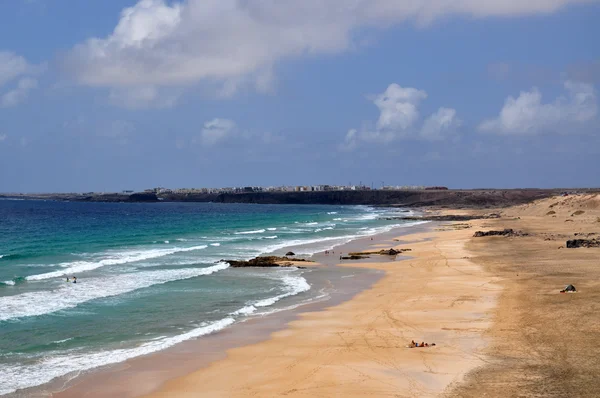 Hermosa vista en Fuerteventura playa isla canaria en España — Foto de Stock