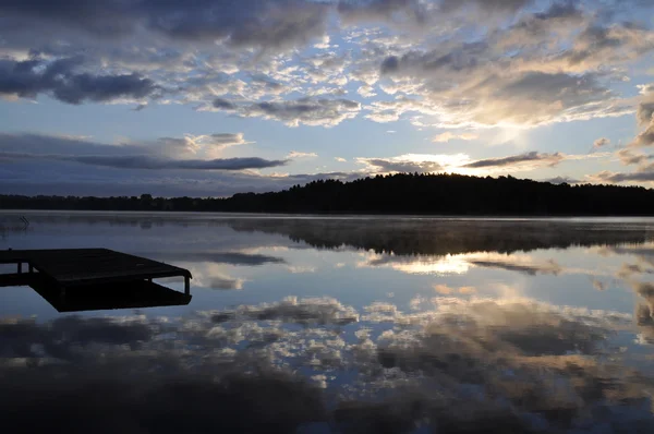 morning at the lakeside