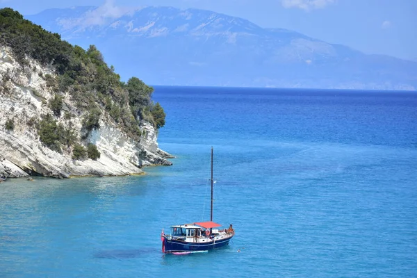 Suyun Üzerinde Yatları Olan Güzel Bir Sahil Zakynthos Adası — Stok fotoğraf