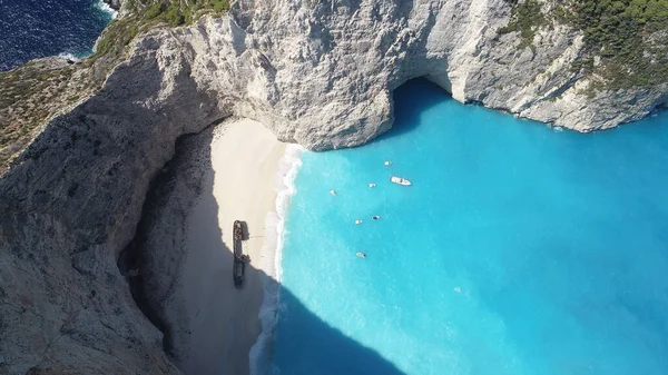 Gyönyörű Sziklás Part Türkiz Vízzel Zakynthos Sziget — Stock Fotó