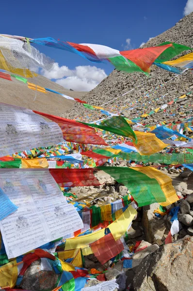 Banderas de mantra de oraciones tibetanas — Foto de Stock