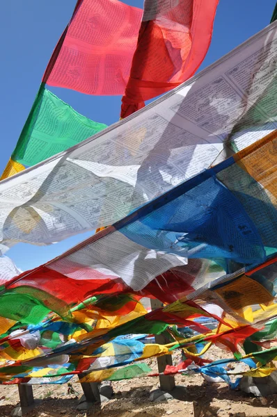 Gebeden vlaggen in Tibet — Stockfoto