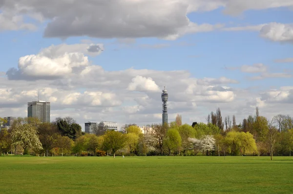 Parque de primavera en Londres — Foto de Stock