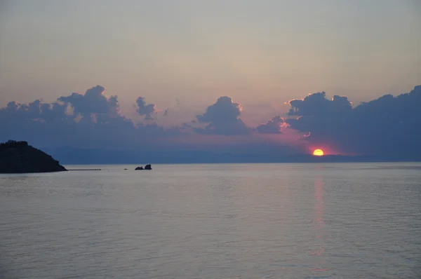 Восход солнца и облака — стоковое фото