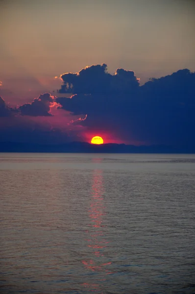 Nascer do sol e nuvens — Fotografia de Stock