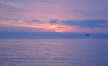 Baltık Denizi üzerinde gün doğumu
