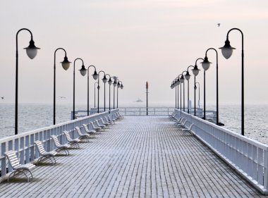 Güzel kış deniz manzarası Kuzey Polonya