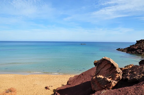 Schöne Aussicht auf die Lagune der Baleareninsel Menorca — Stockfoto