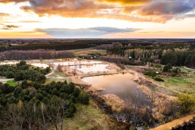 Petrykozy 'deki göllerde gün batımı.
