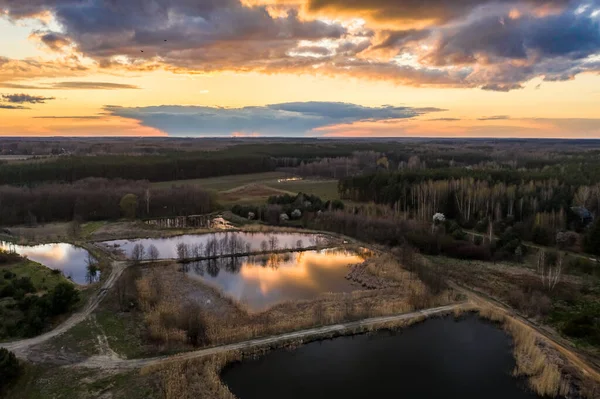Petrykozy 'deki göllerde gün batımı.