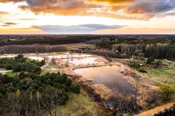 Petrykozy 'deki göllerde gün batımı.