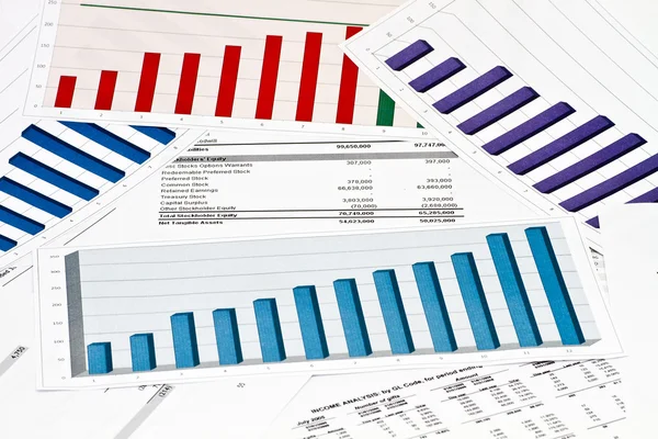 Estado anual raport en gráficos y gráficos —  Fotos de Stock