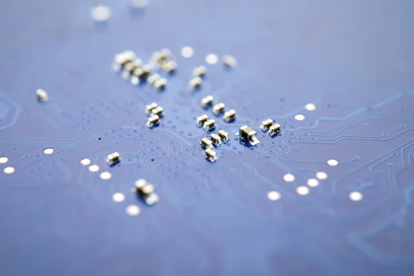 devre kartı üzerinde elektronik çip