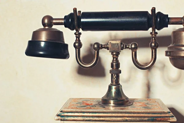 Закрыть Винтажный Старый Телефон Старым Бэкграундом Стоковая Картинка