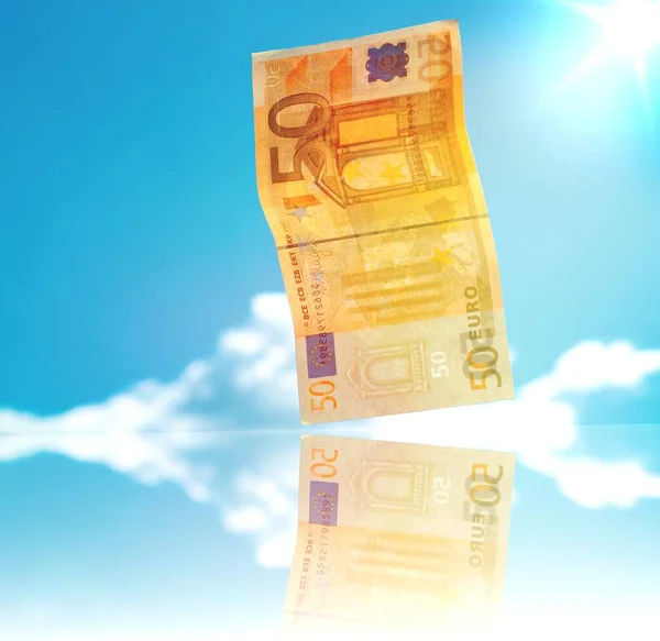 Billets Euros Tombant Ciel Nuageux Avec Reflet — Photo