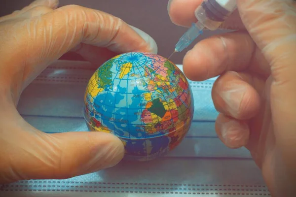 Seringa Com Conceito Mundial Vacinação Global — Fotografia de Stock