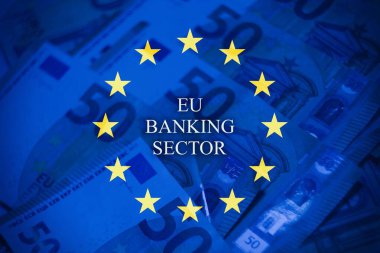 AB bayrağı ve SFDR harfli avro banknotları. Avrupa sürdürülebilir yatırımını, ESG uyumluluğunu ve mali düzenlemeyi gösteren kavramsal görüntü