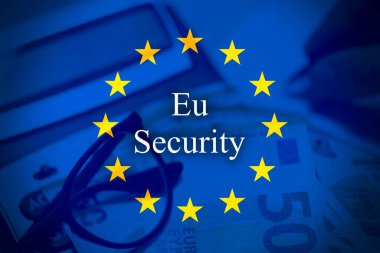 Avrupa bayrağı üzerine AB Krizi metni. Avrupa 'da ekonomik istikrarsızlık, mali zorluklar ve piyasa belirsizliği imajı