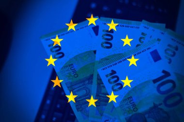 Avro banknotlarının yaratıcı örtüşmesi ve Avrupa 'da girişimcilik, yenilik finansmanı ve Avrupa genelinde başlangıç ekosistemlerinin altını çizen Avrupa sembolizmi.