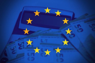 Avro banknotları ve Avrupa sembolizmi, yatırım platformları, ekonomik analiz blogları ve fintech uygulamaları için ideal olan yüksek etkili finans kavramı.