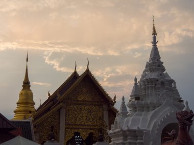 WAT phra o hariphunchai