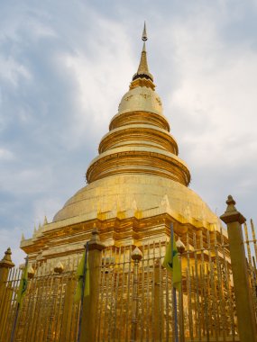 Altın pagoda, phra o hariphunchai