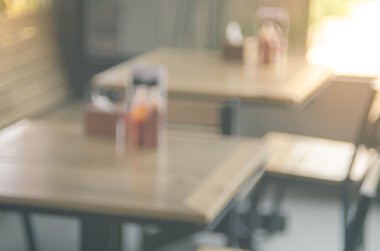 Masa ve sandalye restoranda bulanıklığı 